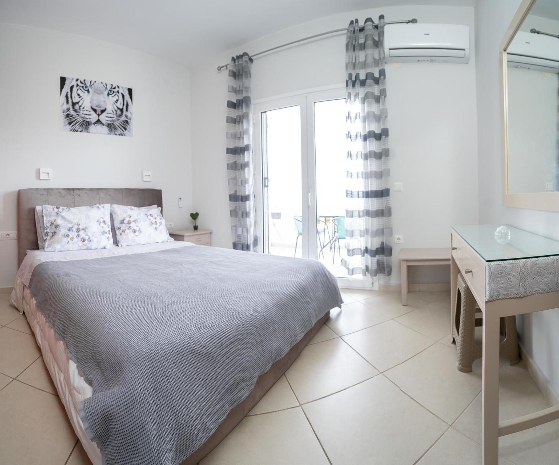 Lektron Apartment Chrissi Akti Chania Exterior foto
